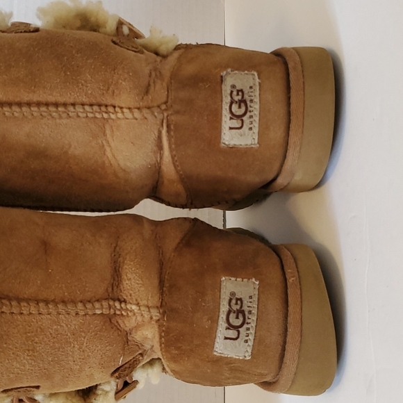 Ugg Bailey Button Triplet Boots - Picture 5 of 12